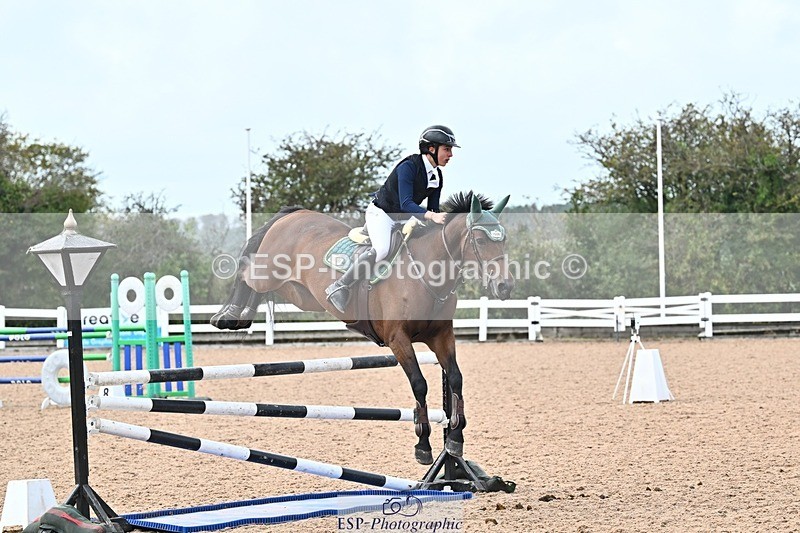 261014-124324-00469 - Cls  05 Snr Newcomers & 1.10m Open