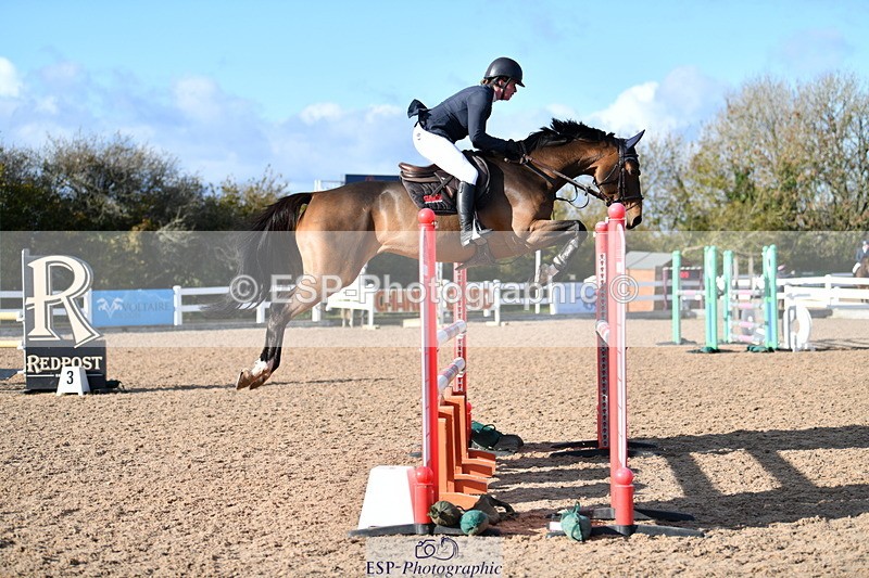 231110A-135631-00713 - Cls 5 Newcomers & 1.10m Open