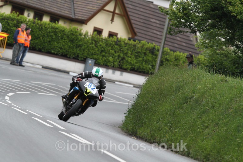 Richard McLoughlin Yamaha / mc loughlin racing - Wednesday Practice - Solos