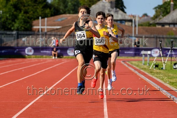 Age25SAT-927174 - Track Male