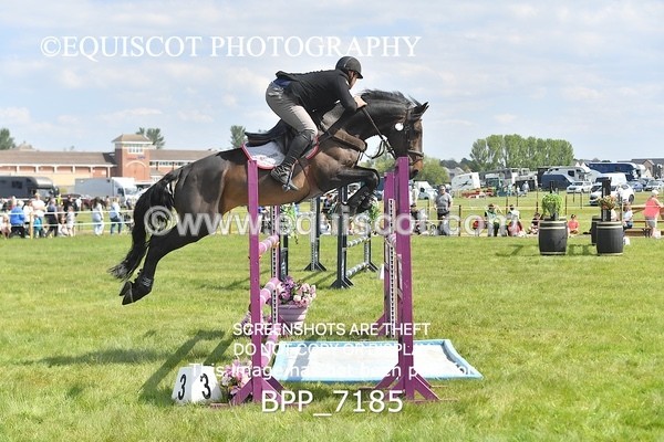 BPP_7185 - CLASS 3 Andrew Hamilton Coach, RHS Foxhunter Championship Qualifier