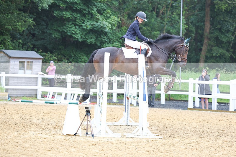 3E7A5374 - Class 4: Senior British Novice/90cm open