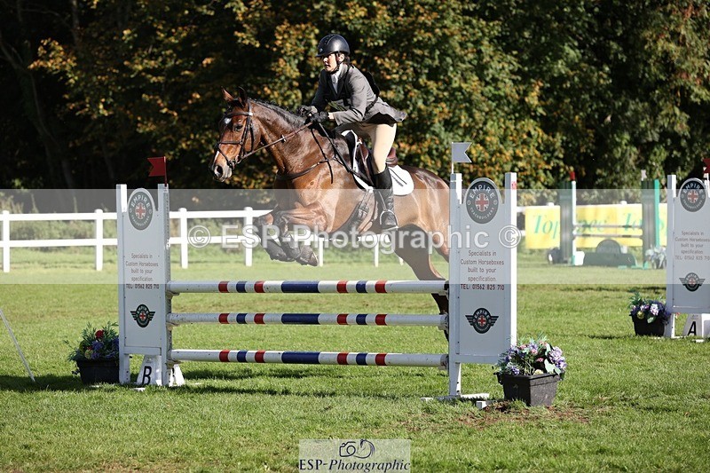 231022-130114-27466 - 507-EDGEDALE.BLUE.LADY-Katie.Lavin-TrotUp+SJ