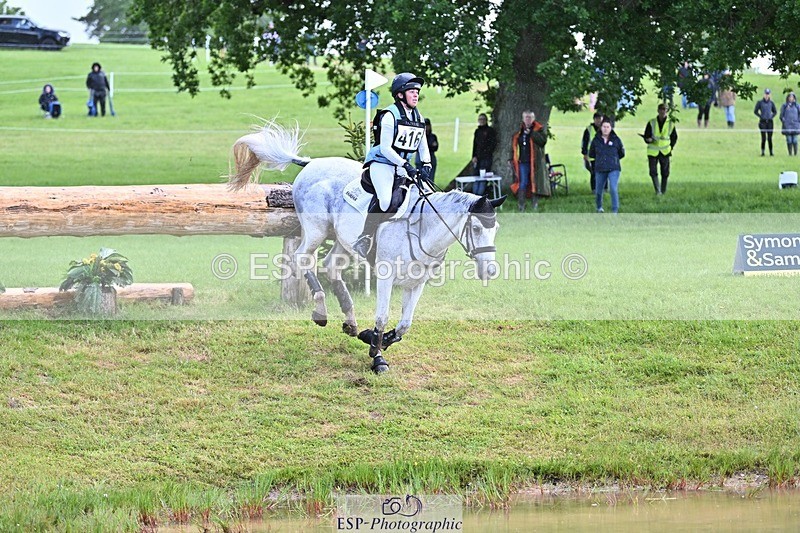 240526-111044-20407 - 416-CRISTAL_FONTAINE-Kitty_King