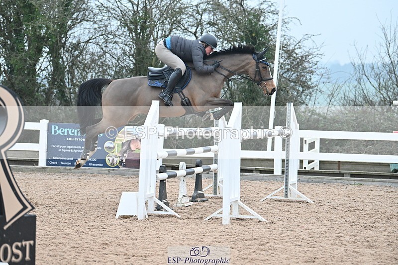 240113A-143819-02407 - Cls 13 Foxhunter and 1.20m Open