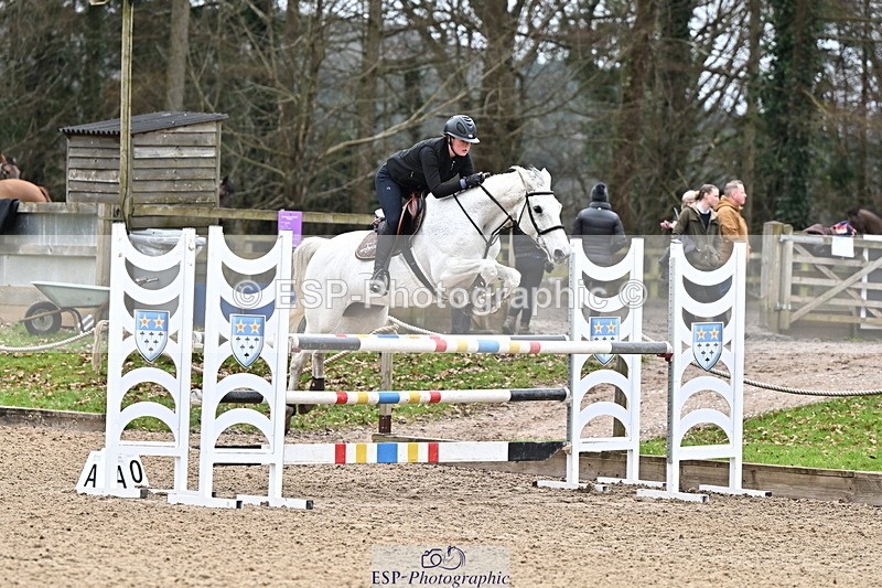 250201A-142759-00952 - Cls 04 Local Horse 120cm