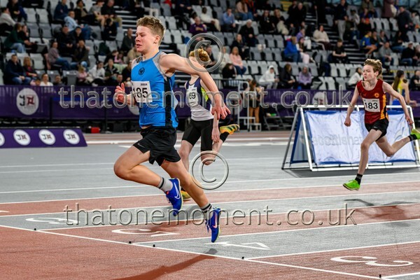 AgeInd25SAT-917741 - Track Male