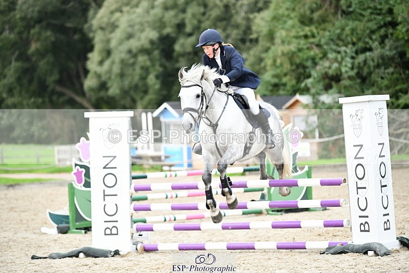 251004A-173247-02490 - Classes 12 & 13 90cm