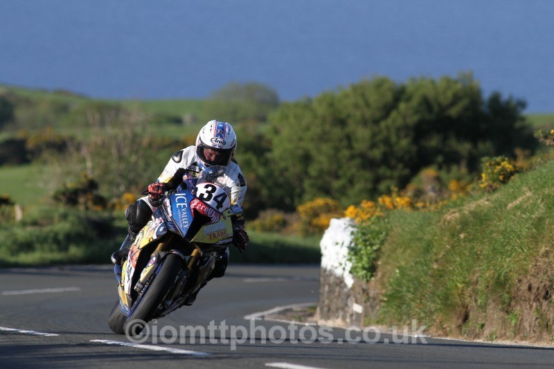 Paul Shoesmith BMW / Ice Valley by Motorsave Trade - Monday Practice Solos