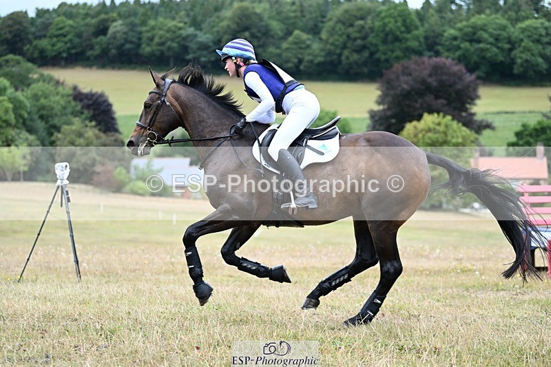 250803A-123610-13247 - M-553-Beatrice.Hayman-Joyce-ICONIC