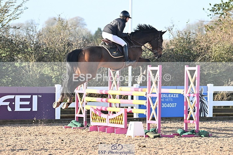 231210A-134444-02669 - Cls 20 Newcomers & 1.10m Open