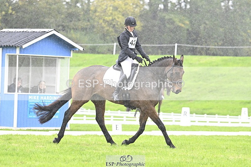 251023A-121012-04035 - F-420-Helen.Buckland