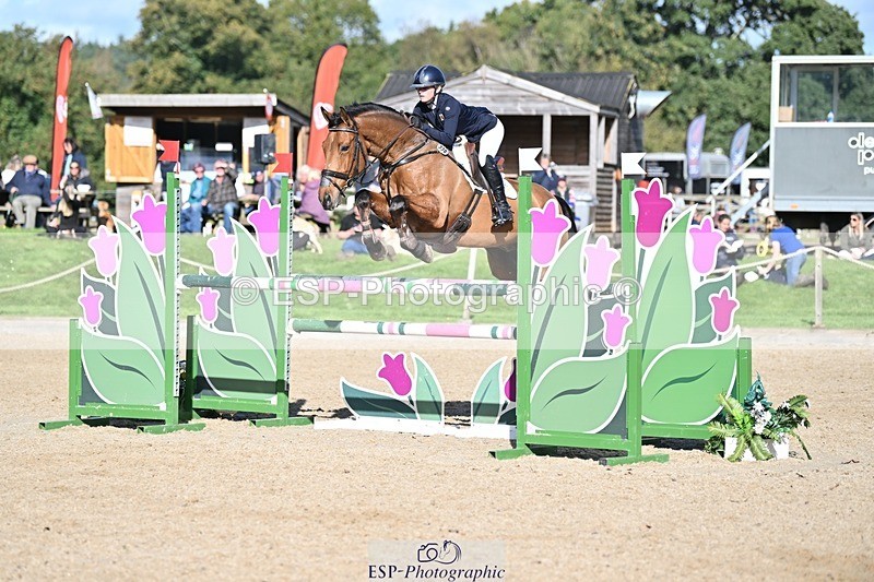 231022-122528-26673 - 330-TRINITY.THANKS.AWFULLY-Imogen.Gloag-SJ