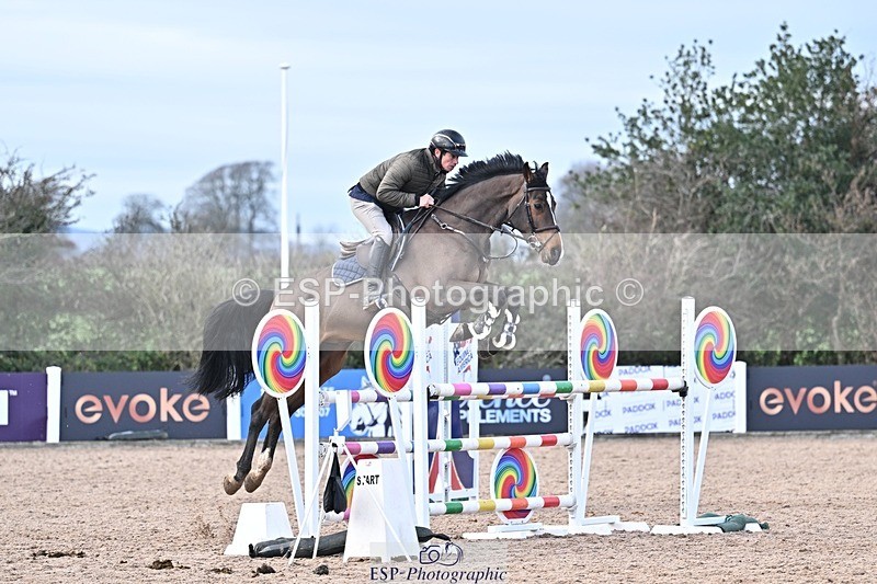 251126-132229-00564 - Cls 5 Foxhunter and 1.20m