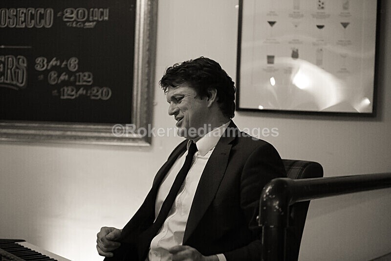 NKC-64 - Denny Illet and chums plays tribute to Nat King Cole