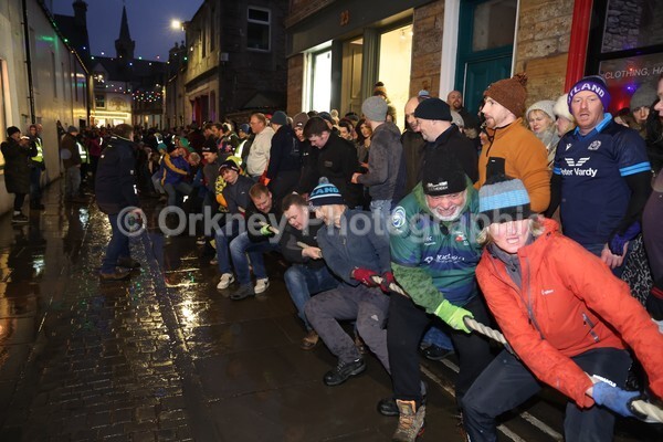 DAD_2066 - Stromness Yule Log Pull