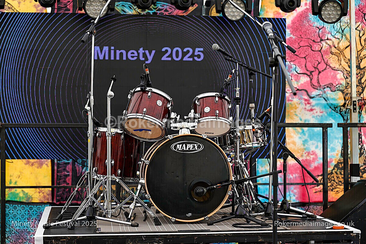 FRIDAY-9 - MINETY 2025