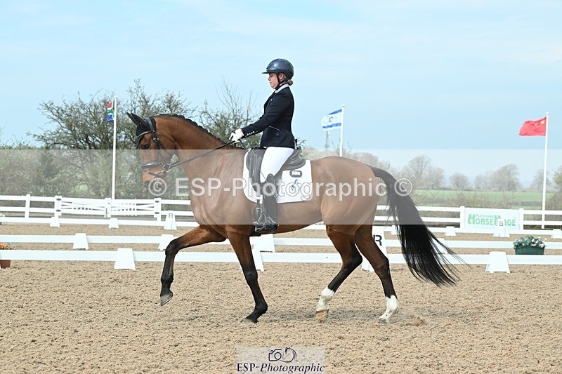 250403-103129-01422 - 036-Abbie.Newbury-Seagry.Viceroy