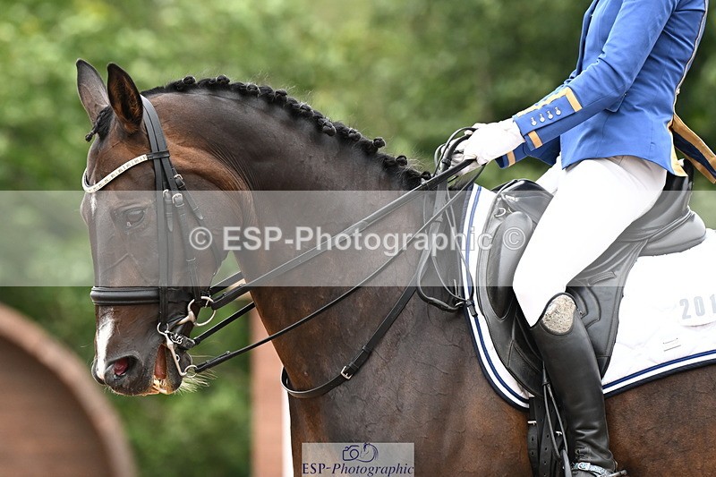 240815A-133628-01566 - 201-Natasha.Collings-Costello-Dovevale.Tender.Dove