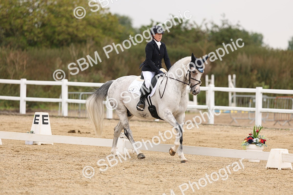 SBM_01616 - Class 9 - Novice 27 Champs