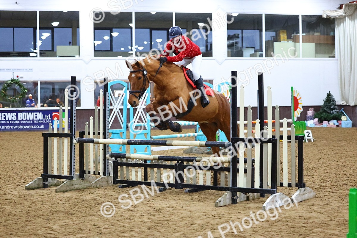SBM_002734 - Class 6 - Holly & Ivy Stakes - 90cm