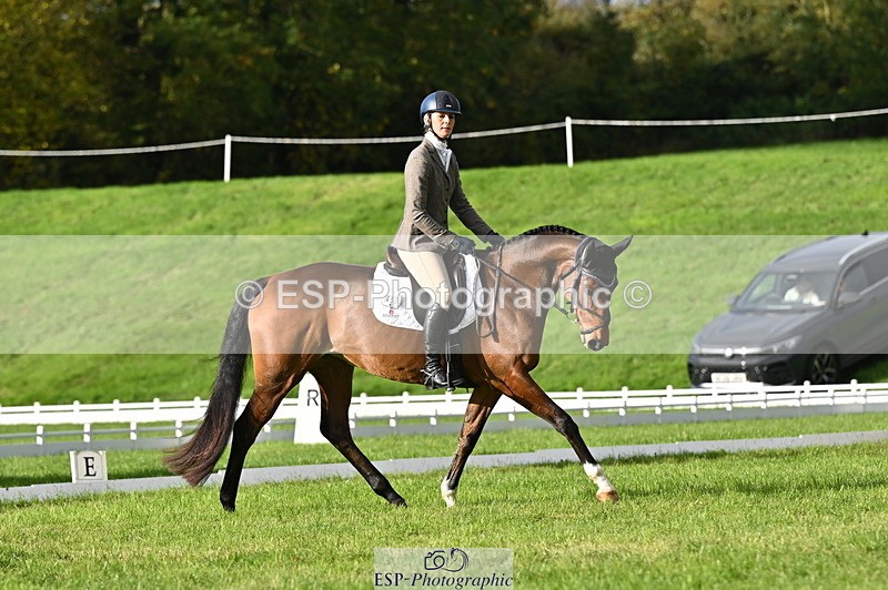 251024A-101429-08005 - F-453-Lucy.Lloyd