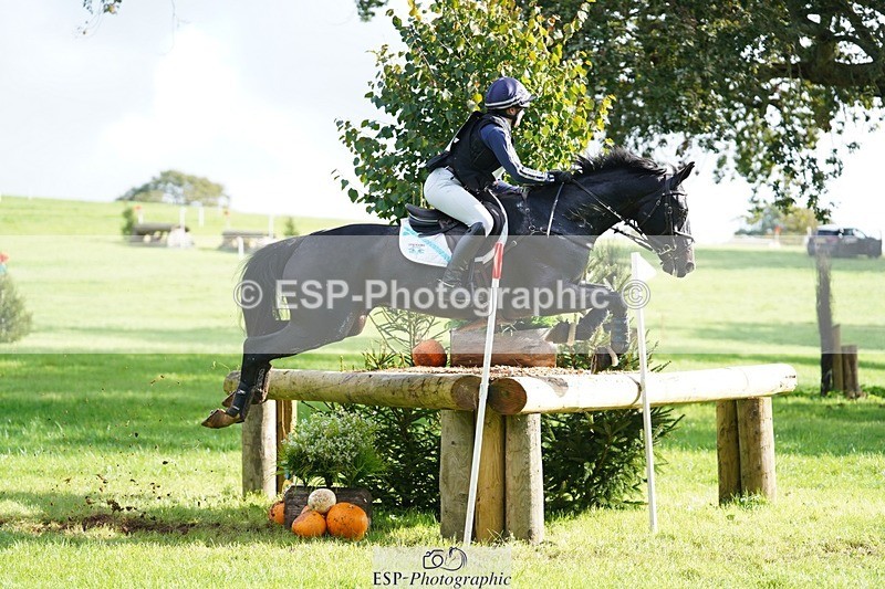 231020-115154-06992 - 054-PORSCHE-Coco.Lanni-XC