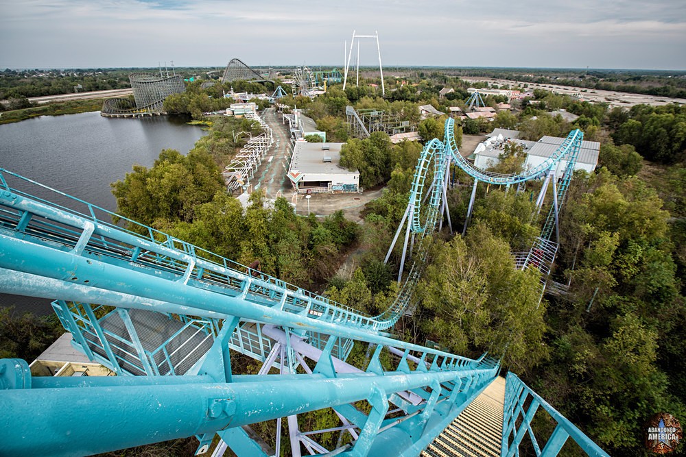 Abandoned Six Flags (New Orleans, LA) | Zydeco Screamer Ride Peak - Six Flags New Orleans