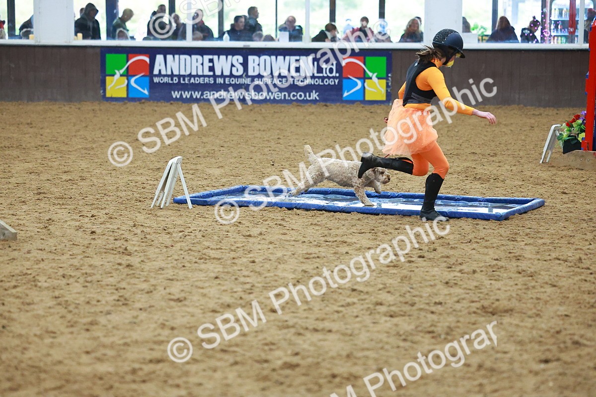 SBM_002370 - Class 3 - Horse & Hound (60cm)