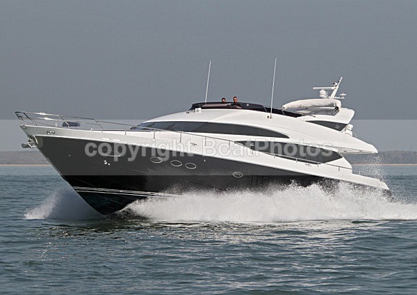110410 AMATRIX IMG_1012 - Flybridge Cruisers
