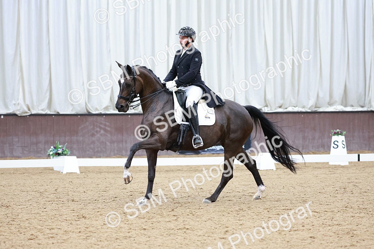 SBM_016659 - Class 5 - FEI INT II - 17.24-18.20