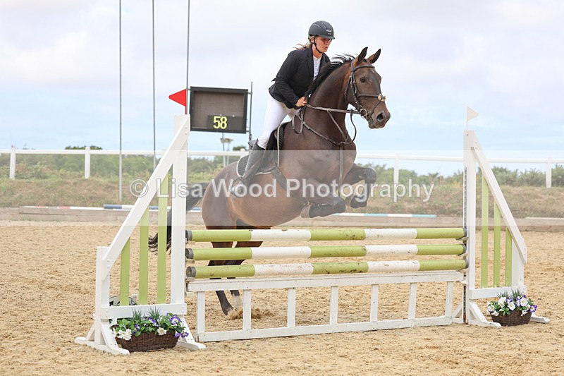 3E7A4733 - Class 4: Senior British Novice/90cm open