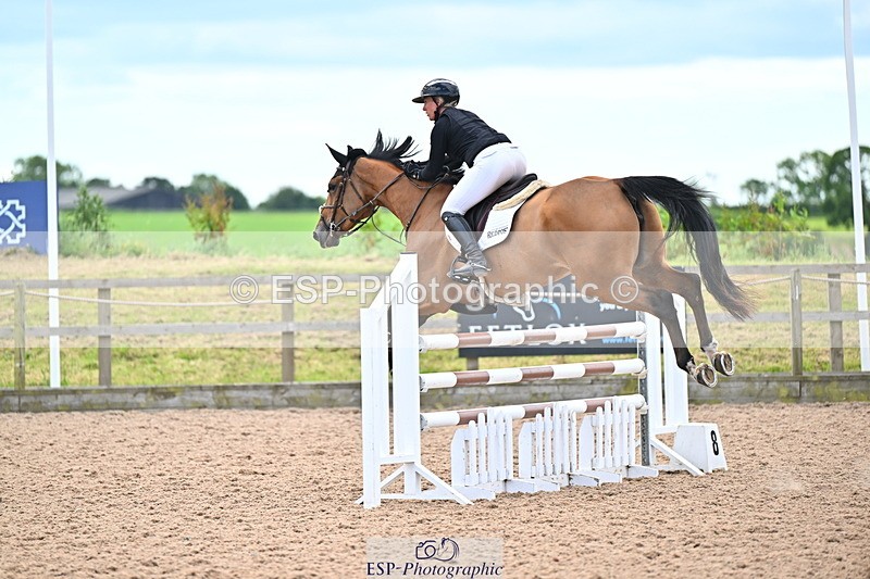 240608A-123555-02320 - Cls 4 Snr Newcomers and 1.10m Open