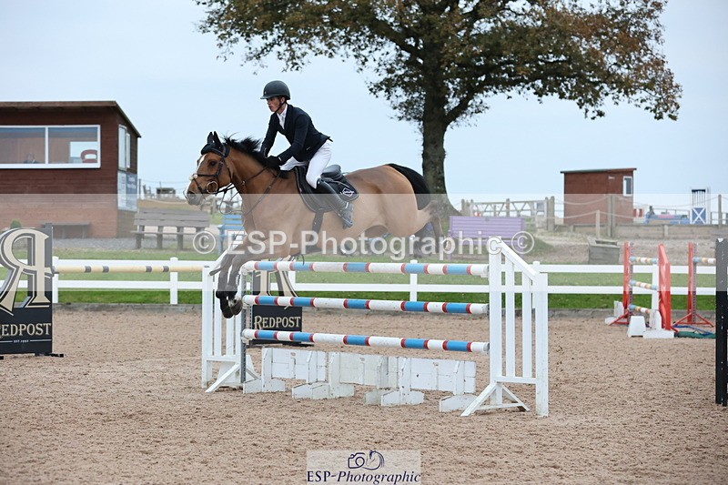 241101A-161715-03274 - FRI Cls 8 National 1.30m