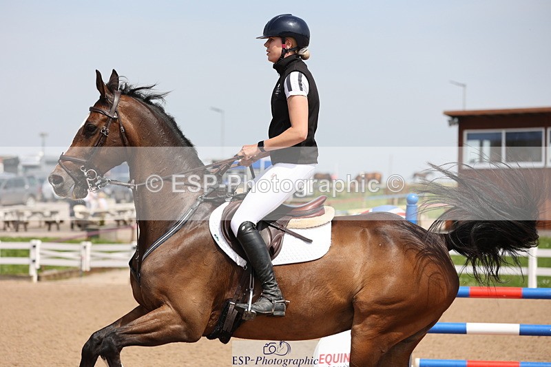 240510A-141413-07525 - Cls 17 1.05m National Am Quali