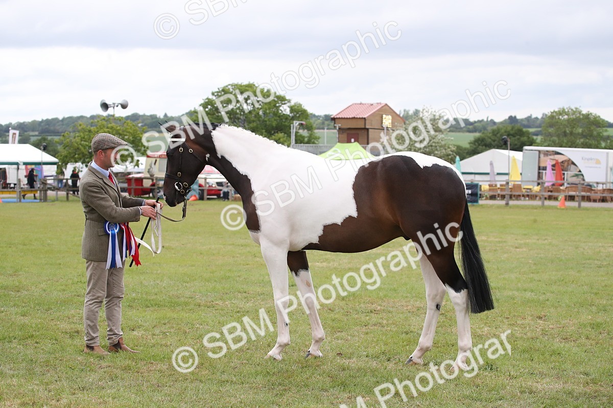SBM_09894 - Ch 50 - Price Family Supreme In Hand