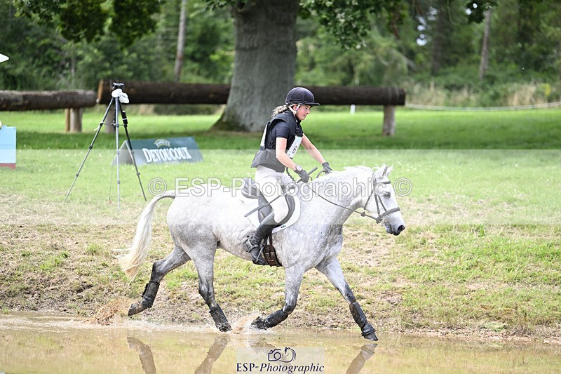 240804-160001-18477 - 663-Emma_Langfjord-Friend-MOUNTROSS_FIONN