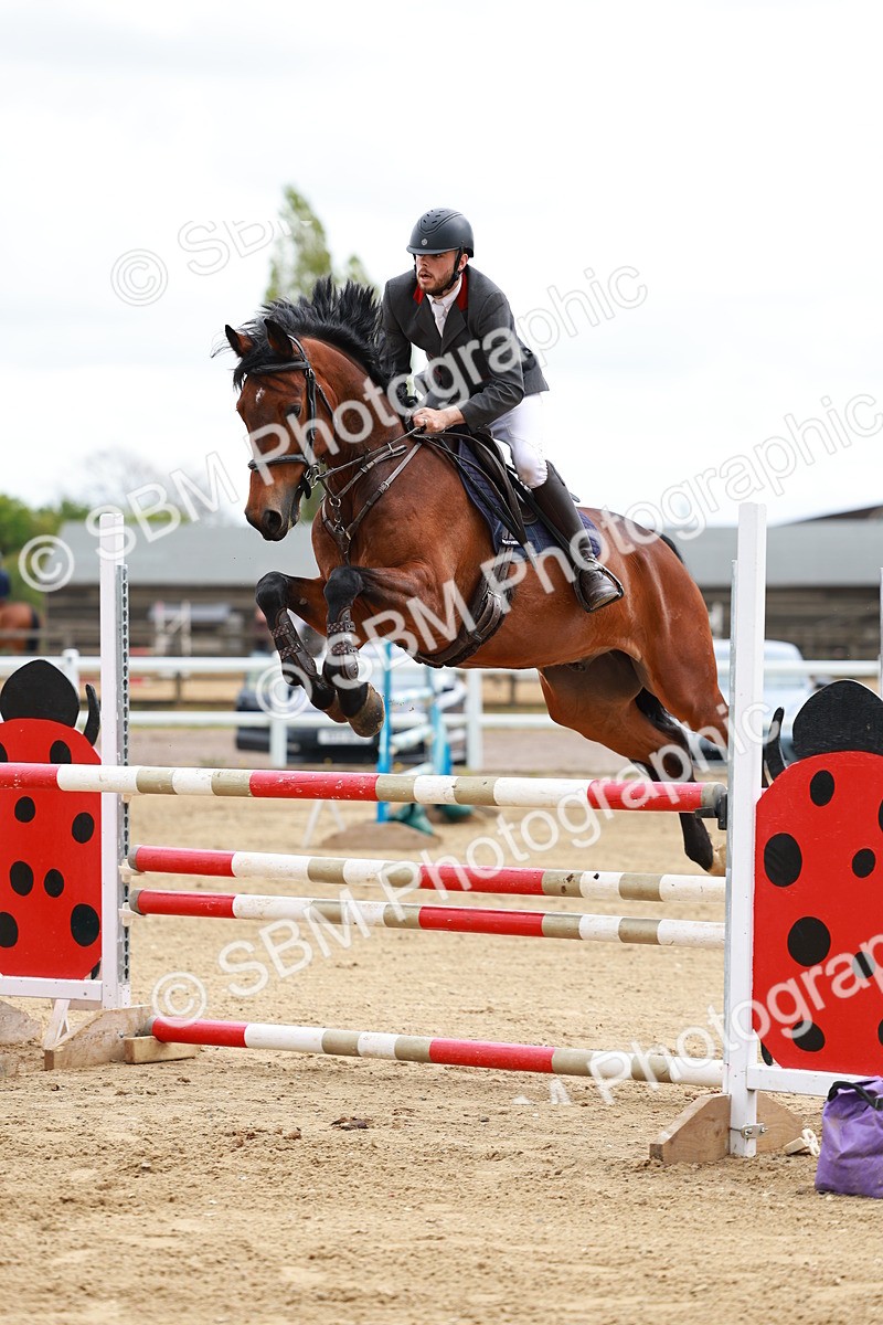 SBM_002322 - Class 10 - Senior Newcomers - 1.10m