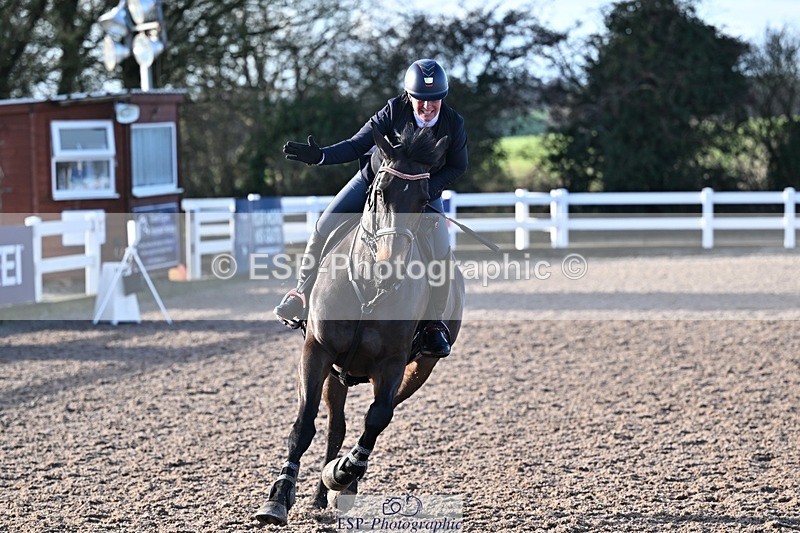 251203-125331-00566 - Cls 4 Newcomers and 1.10m Open