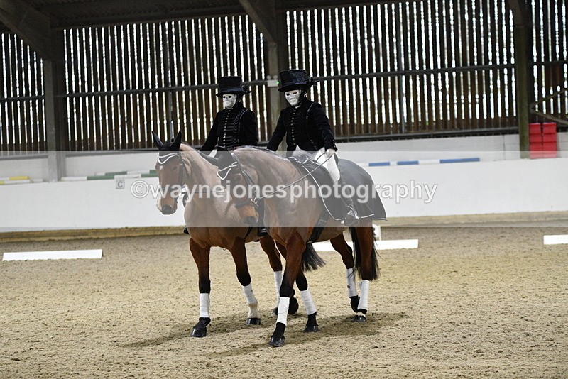 WJ5_9725 - Time 13:04 to 13:41 Fancy Dress DTM