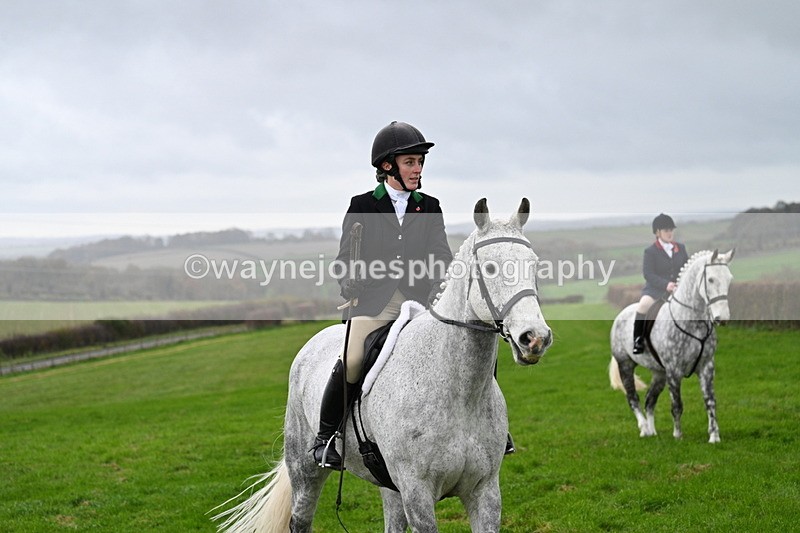 WJ7_8890 - Meet Staff & Hounds
