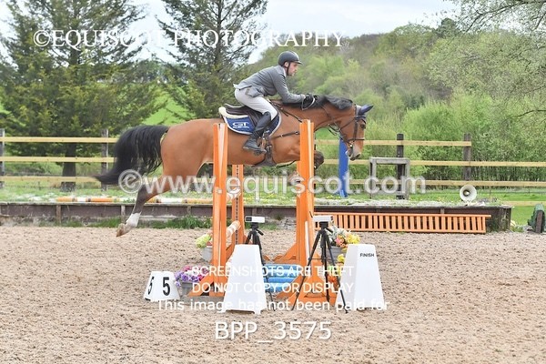 BPP_3575 - CLASS 18 SUN Senior Newcomers/ 1.10m Open