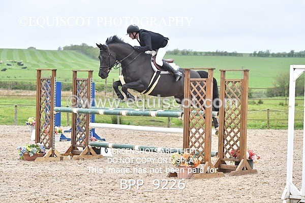 BPP_9226 - CLASS 30 SUN Senior Newcomers/ 1.10m Open