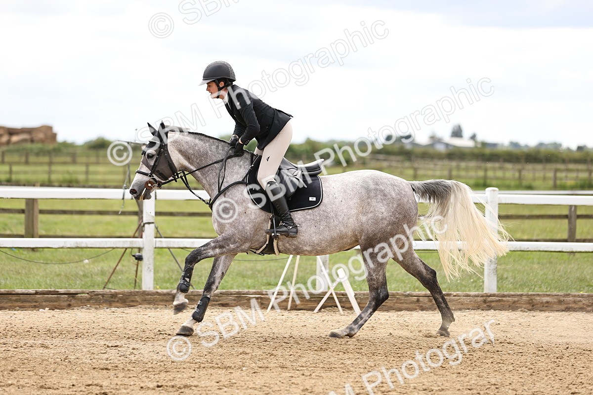 SBM_003116 - Class 11 - Senior Newcomers - 1.10m