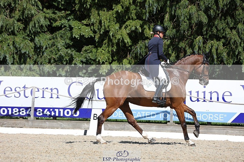 230526-152850-06713 - 381-CAROLINES_AIR_KM-Izzy_Taylor-WEDTrotUp+DR