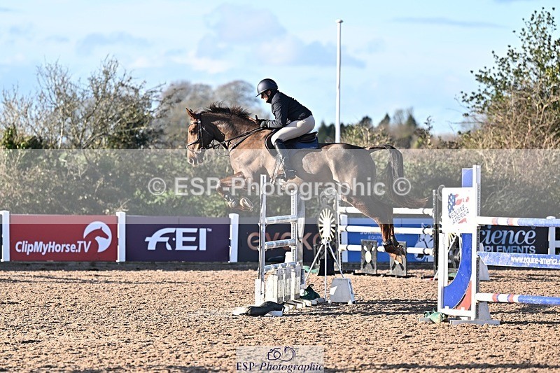 251203-135436-00746 - Cls 5 Foxhunter and 1.20m Open
