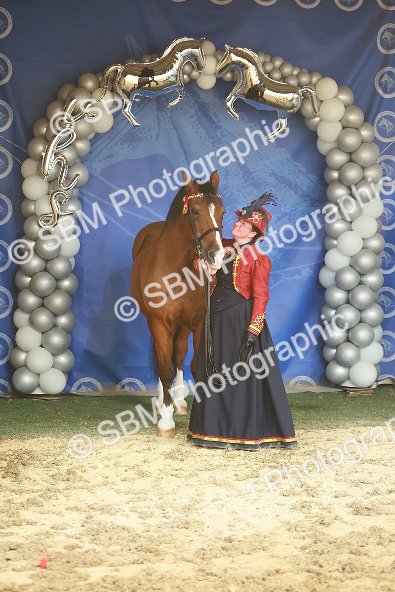 SBM_13753 - Class 104 - IH  Costume