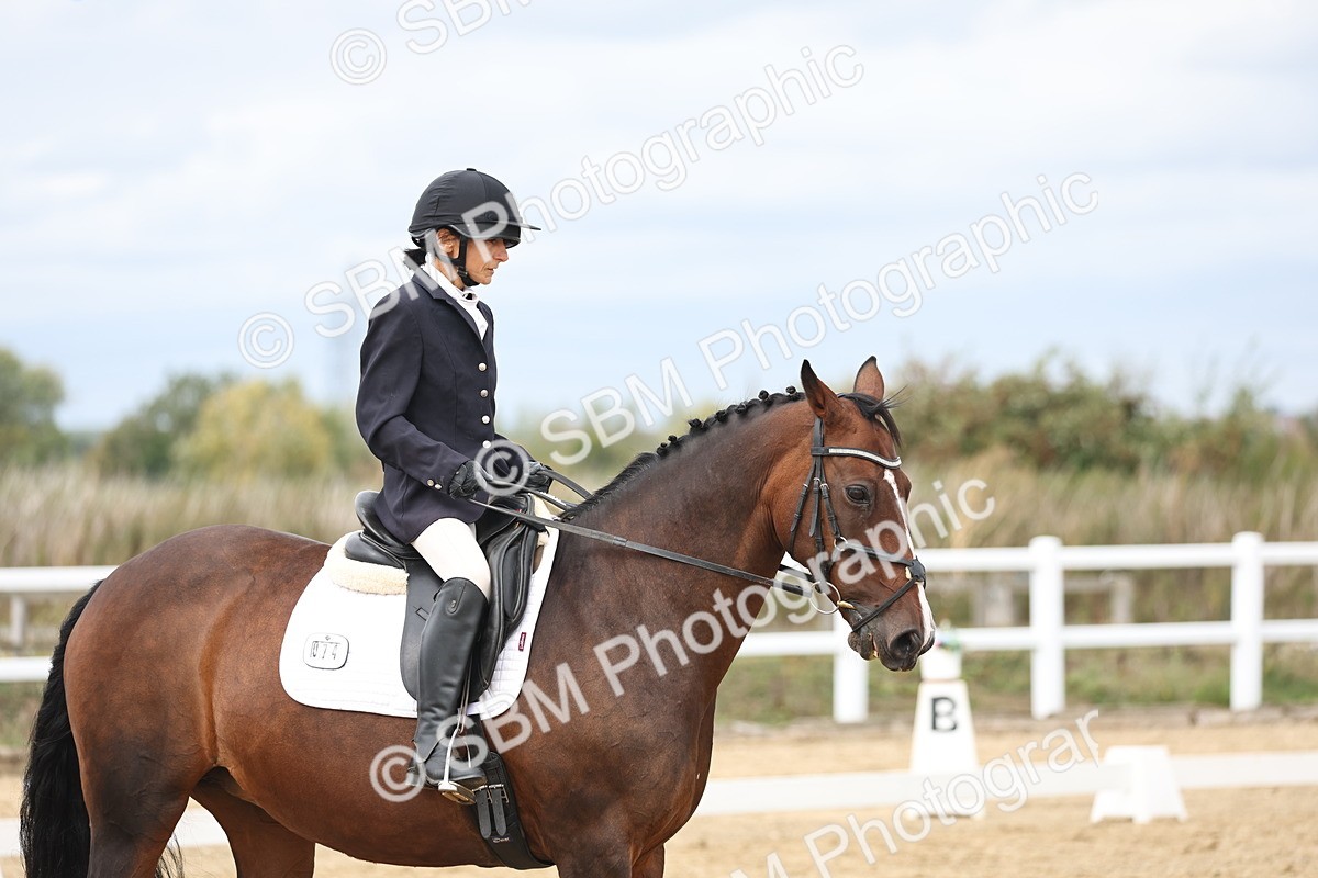SBM_002695 - Class 7 - Novice 2 Warm Up