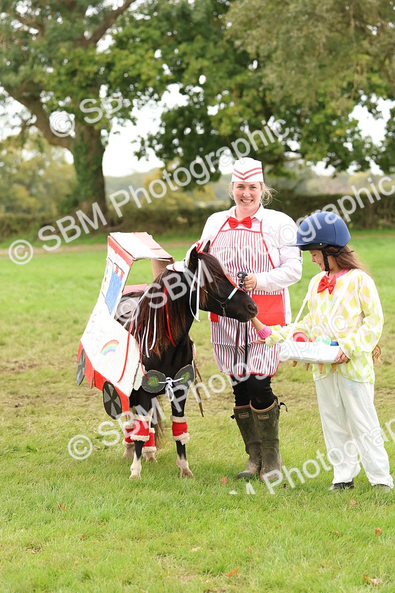 SBM_61657 - S37a - Fancy Dress Showing