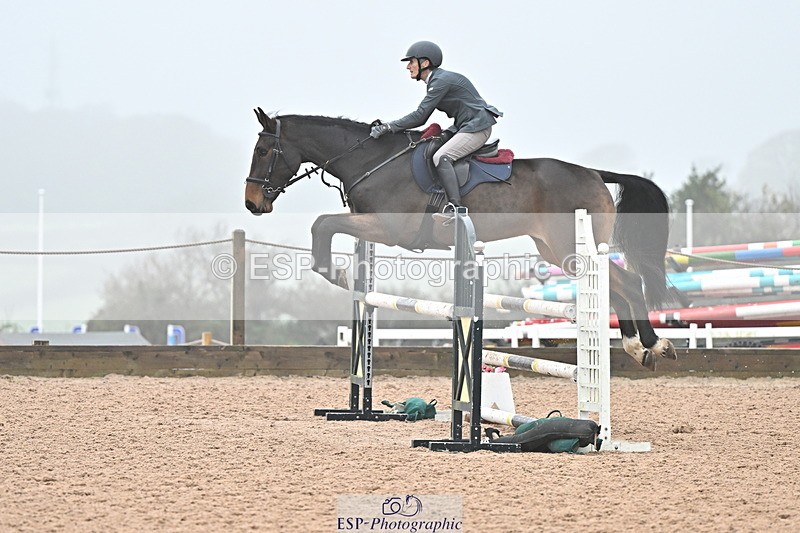 241103A-104406-06733 - SUN Cls 18 British Novice and 90cm Open